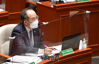 [포토] 답변하는 추경호 경제부총리