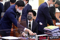 [포토] 법사위 입장하는 한동훈 법무부 장관