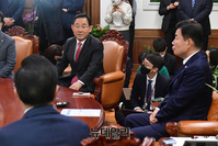 [포토] 국회의장 주재 여·야 원내대표 회동