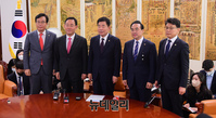 [포토] 한자리에 모인 여·야 원내대표