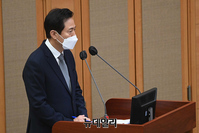 [포토] 서울시의회 정례회 시정질문 참석한 오세훈 시장