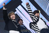 [포토] 무대 장악한 저스트비, 미니앨범 '는' 발매