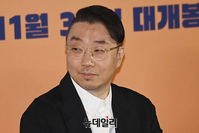 [포토] 취재진 질문 집중하는 임진순 감독