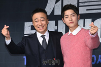 [포토] 재벌집막내아들 송중기·이성민, 유쾌한 포즈