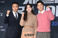 [포토] 이성민·신현빈·송중기 "재벌집막내아들, 화이팅"