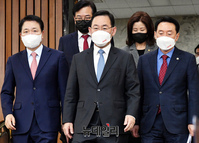 [포토] 입장하는 국민의힘 원내 지도부