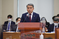 [포토] 인사말 하는 이종섭 국방부 장관