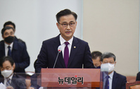 [포토] 발언하는 엄동환 방위사업청장