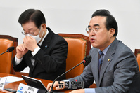 [포토] 최고위 참석한 박홍근 민주당 원내대표