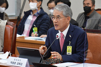 [포토] 답변하는 박종훈 경상남도 교육감