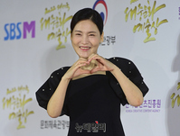 [포토] 문체부장관표창 수상하는 뮤지컬배우 김선영