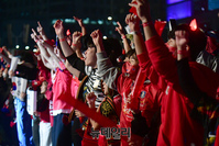 [포토] 광화문 거리응원 '붉은 악마 열띤 응원'