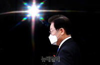 [포토] 입장하는 이재명 민주당 대표