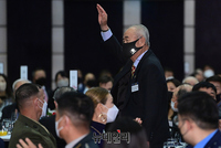 [포토] 한미우호의밤 참석한 권영해 전 장관