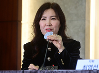 [포토] 인사말하는 피아니스트 송영주