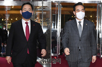 [포토] 비공개 회동 위해 의장실 향하는 여야 원내대표