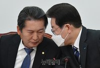 [포토] 대화 나누는 이재명·정청래
