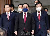 [포토] 입장하는 주호영 원내대표