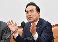 [포토] 예산안 관련 간담회 갖는 박홍근 민주당 원내대표