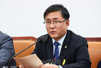 [포토] 원내대책회의 참석한 김성환 민주당 정책위의장