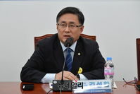 [포토] 원전안전검증대책단 출범식 참석한 김성환 정책위의장