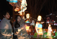 [포토] 2022 서울 빛초롱 전시, 광화문 광장서 개막