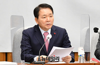 [포토] 원내대책회의 참석한 성일종 정책위의장