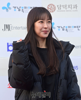 [포토] 고원희 "김장 봉사활동 왔어요"