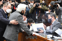 [포토] 윤희근 경찰청장에 항의하는 이태원 유가족