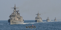 [포토] 해군, 전 해역서 새해 첫 기동훈련