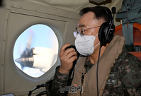 [포토] 해상기동훈련 현장지도하는 이종호 해군참모총장