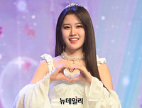 [포토] 아일리원 아라 "컴백했어요"