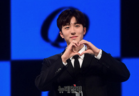 [포토] SF9 찬희, 팬에 보내는 손하트