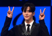 [포토] SF9 로운 "요원으로 컴백했어요"