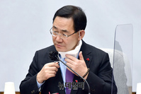 [포토] 마스크 벗는 주호영 국민의힘 원내대표