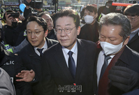 [포토] 이재명 민주당 대표, 피의자 신분으로 검찰 출석
