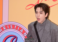 [포토] 더보이즈 영훈, 팬보고 놀란 입