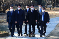 [포토] 신년기자회견 입장하는 이재명 민주당 대표