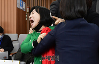 [포토] 항의하는 이태원 참사 유가족