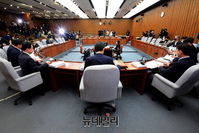 [포토] 이태원 참사 국조특위 진행하는 우상호 위원장