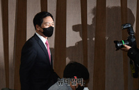 [포토] 소통관 들어서는 김기현 국민의힘 의원