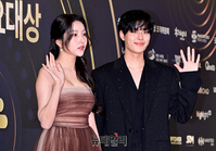 [포토] 김소원-유선호 "서울가요대상 왔어요"
