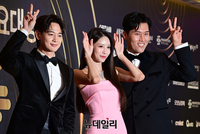 [포토] 김일주-미주-민호 "시상식 사회 맡았어요"