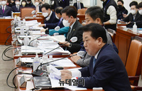 [포토] 신상발언 하는 김병주 민주당 간사