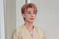 [포토] 핑크로 컴백한 투모로우바이투게더 태현