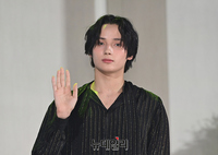 [포토] 몽환적으로 돌아온 투모로우바이투게더 휴닝카이