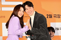 [포토] 진선규-오나라, 오글거리는 부부포즈