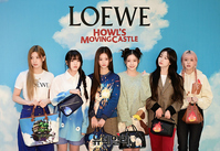 [포토] 여의도에 팬몰고 등장한 엔믹스