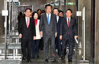 [포토] 입장하는 국민의힘 지도부