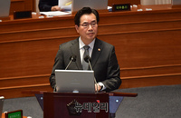 [포토] 본회의 출석한 정황근 농림축산식품부 장관